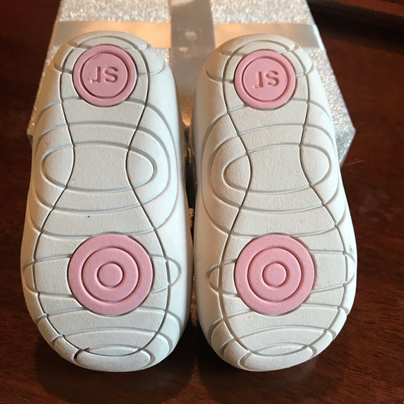 ✔️SOLD✔️{Stride Rite, 4} walker baby/toddler shoes - Picture 4 of 8